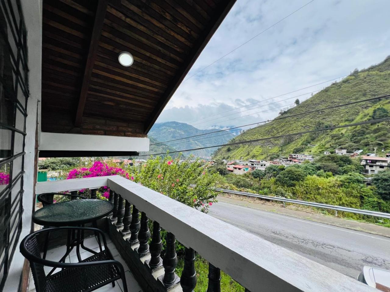 Mountain Chalet - Tungurahua Hot Springs/Aguas Termales Baños Dış mekan fotoğraf